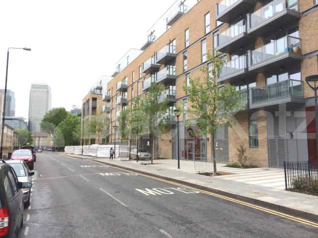 			NEW INSTRUCTION , 2 Bedroom, 1 bath, 1 reception Apartment			 Upper North Street, Poplar